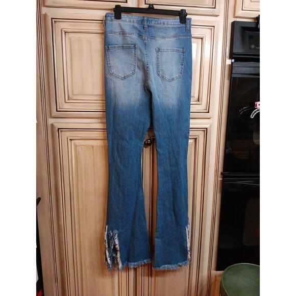 Fashion Nova Jeans Size 15 (32) Distressed Bellbottom Denim‎ Light Stonewash - Picture 3 of 4